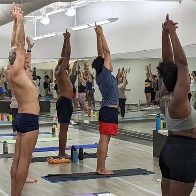 Hasta Uttānāsana